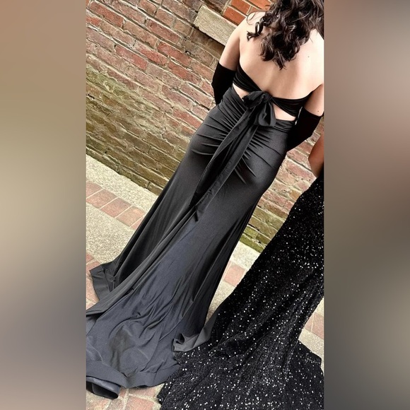 Prom dress - Picture 2 of 4